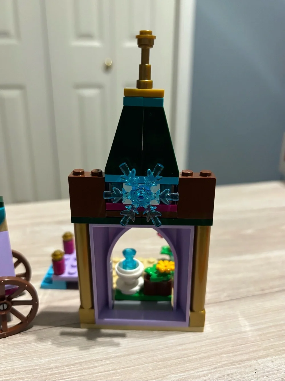Complete LEGO Disney Frozen 41155 Elsa's Market Adventure - Picture 6 of 7